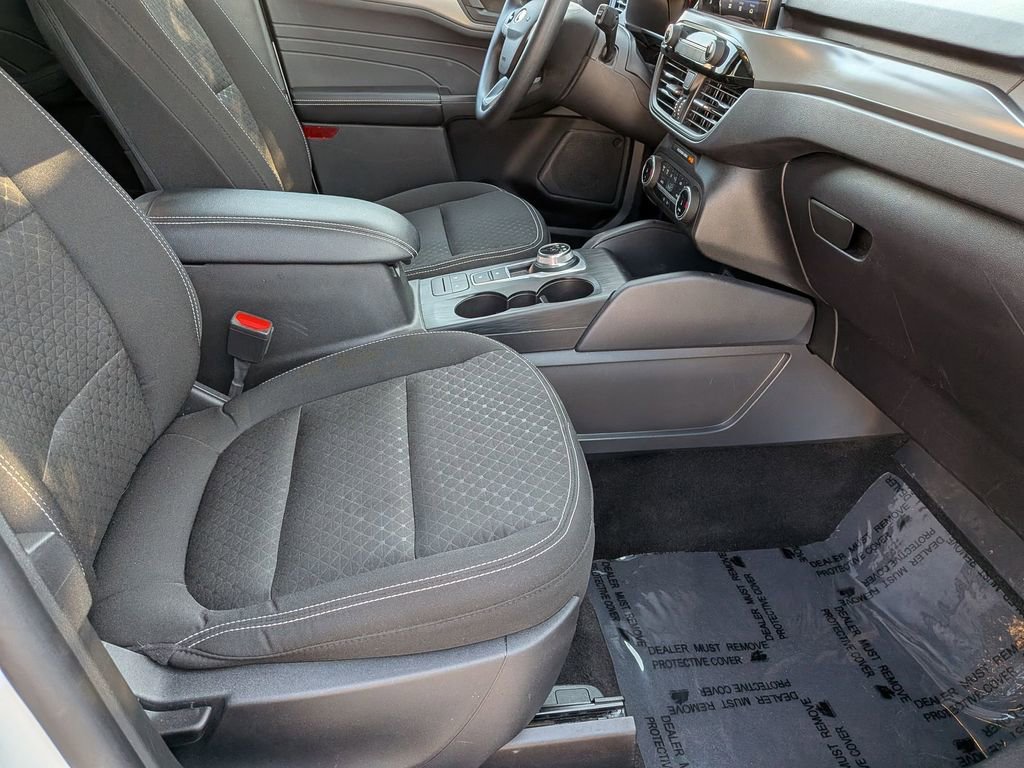 Used 2025 Ford Escape Active AWD/4WD image 29