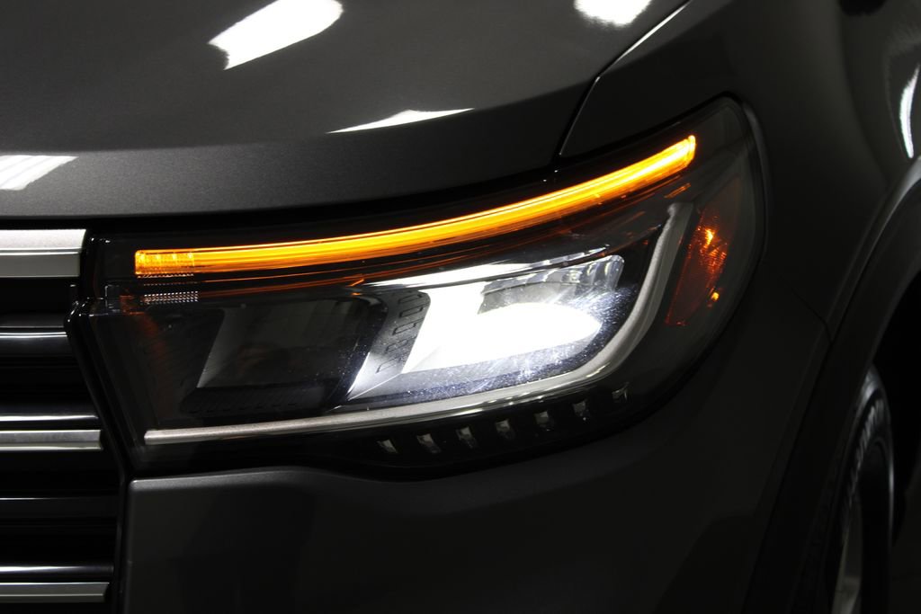 Used 2025 Ford Explorer Active image 53