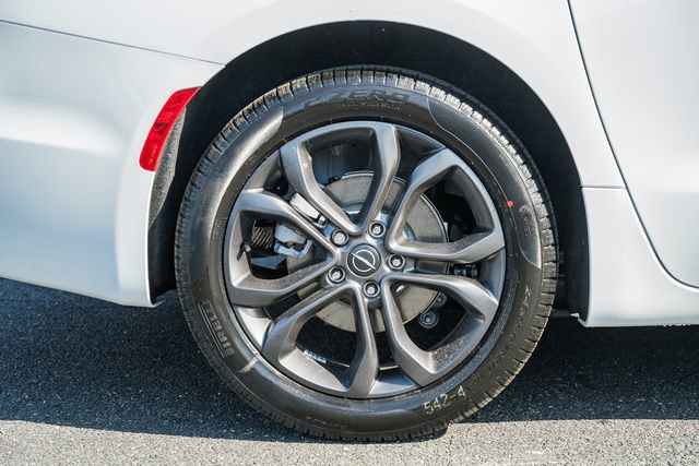 New 2026 Chrysler Pacifica Select image 23