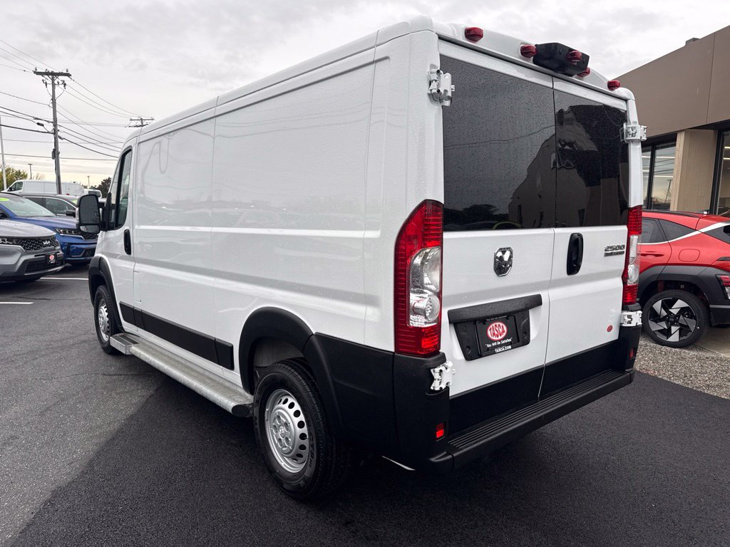 Used 2025 RAM ProMaster 2500 w/ U-Haul Equipment Group FWD image 7