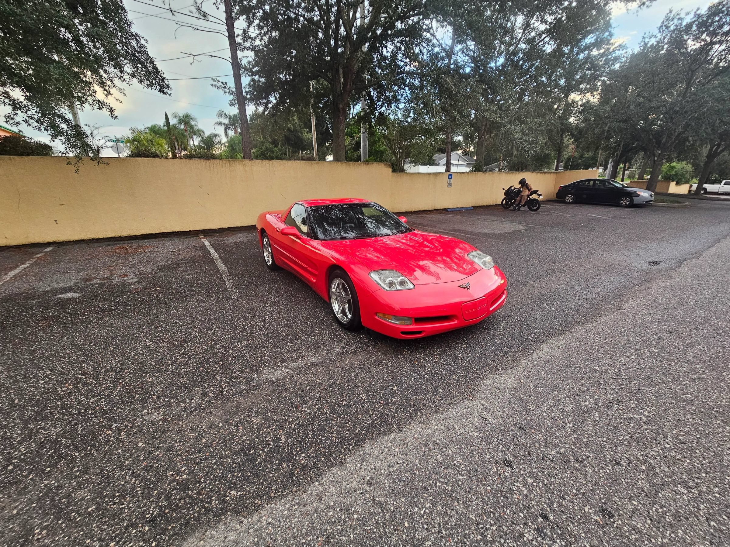 Used 2002 Chevrolet Corvette Coupe w/ Preferred Equipment Group2 RWD image 1