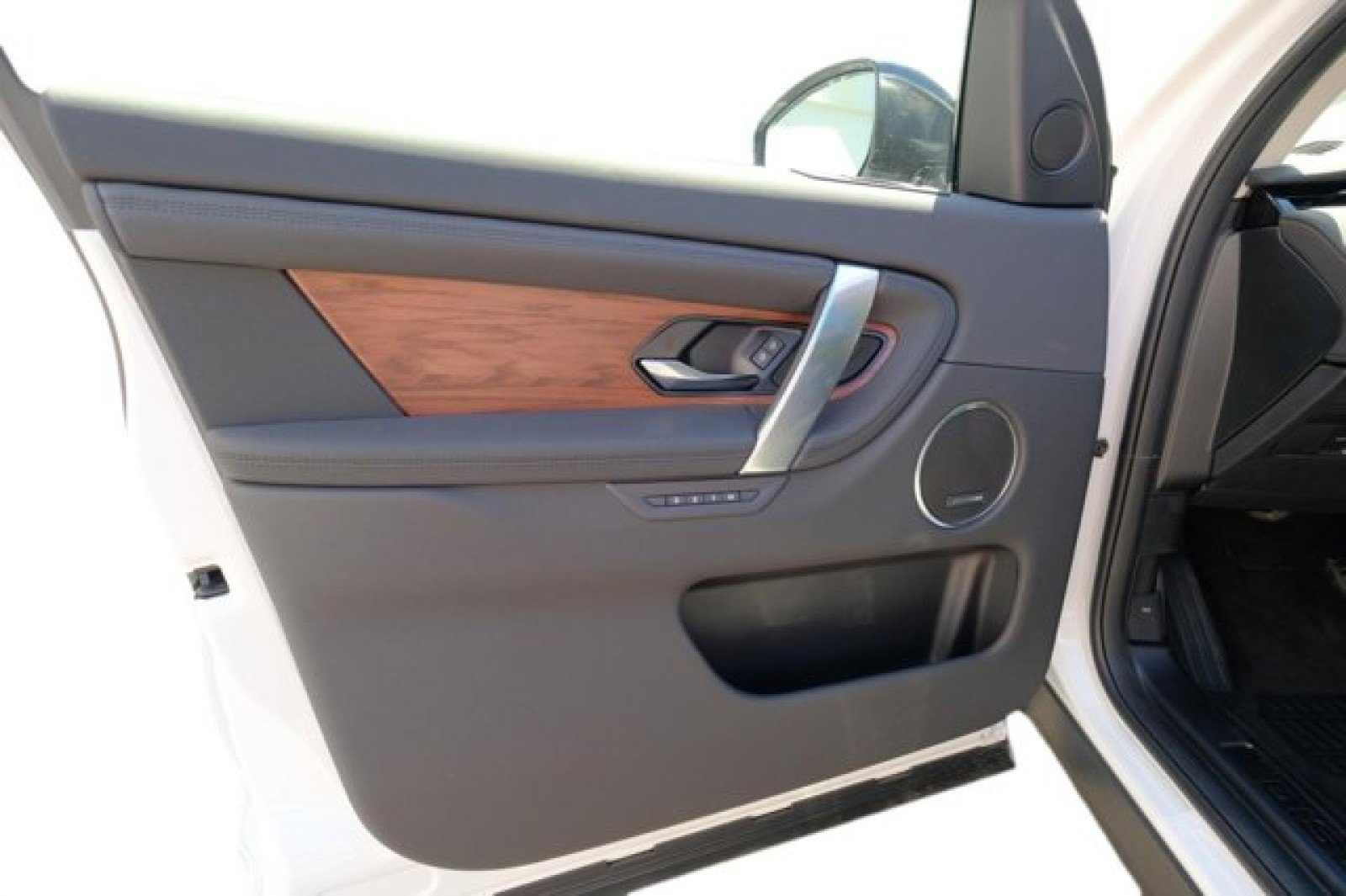 Certified 2024 Land Rover Discovery Sport S image 11