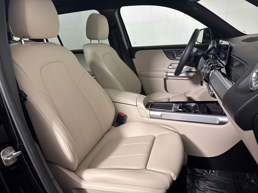 Used 2025 Mercedes-Benz EQB 300 4MATIC w/ Driver Assistance Package image 12