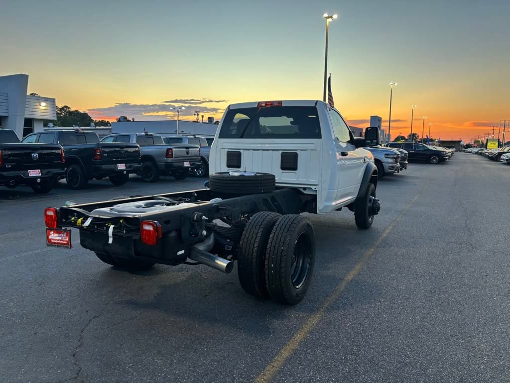New 2024 RAM 5500 Tradesman w/ Safety Group AWD/4WD image 7