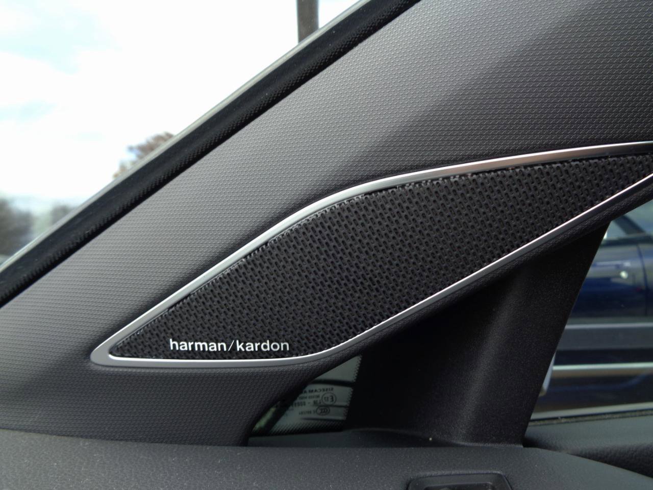 Used 2022 Volkswagen Golf R image 17