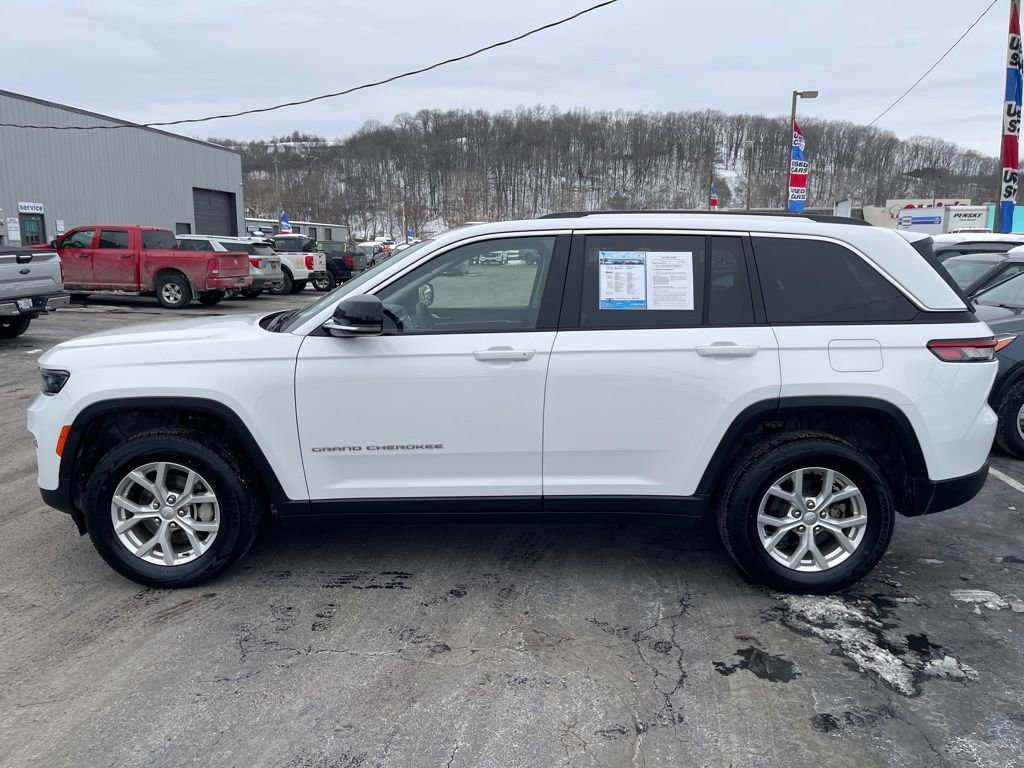 Used 2023 Jeep Grand Cherokee Limited AWD/4WD image 9