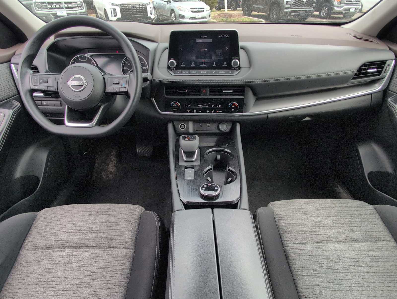 Used 2023 Nissan Rogue SV image 15