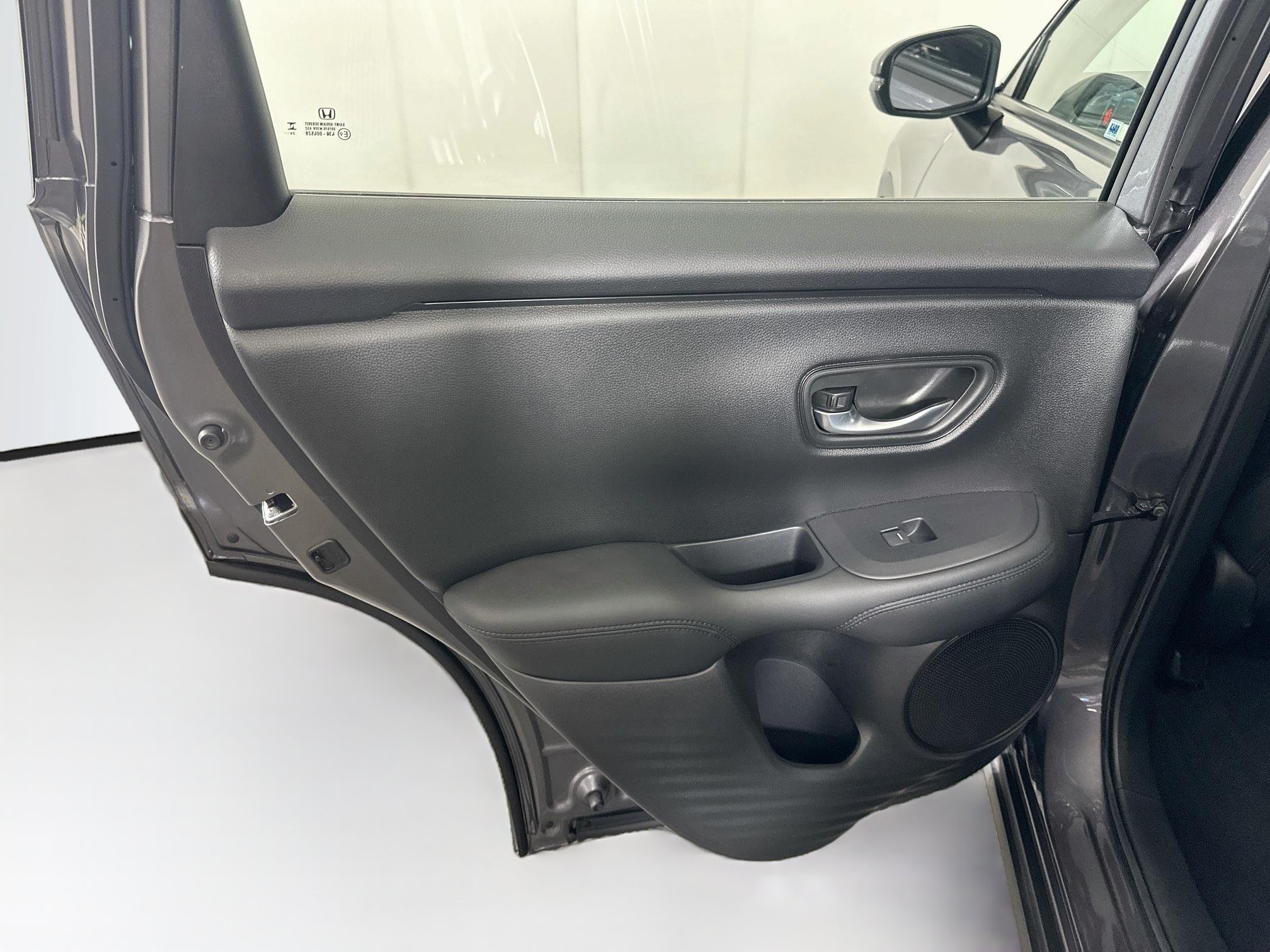Used 2025 Honda HR-V LX image 24