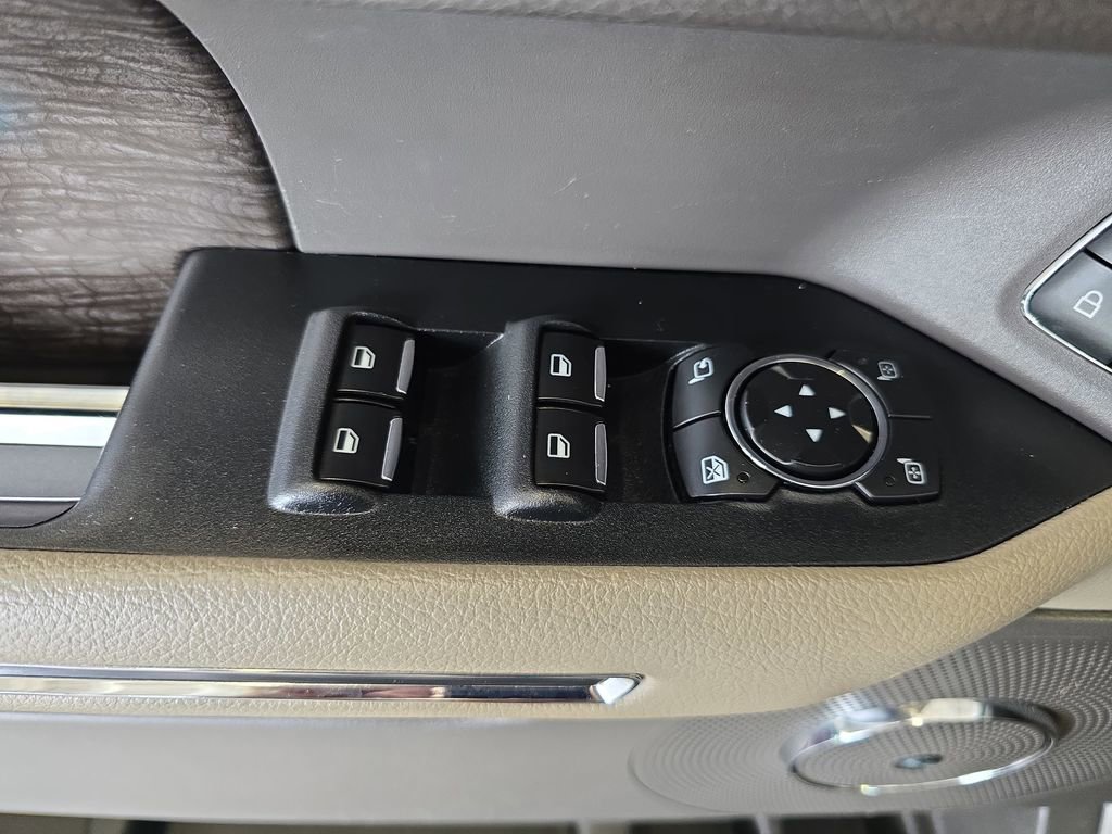 Used 2019 Ford Expedition Limited w/ Equipment Group 302A RWD image 32