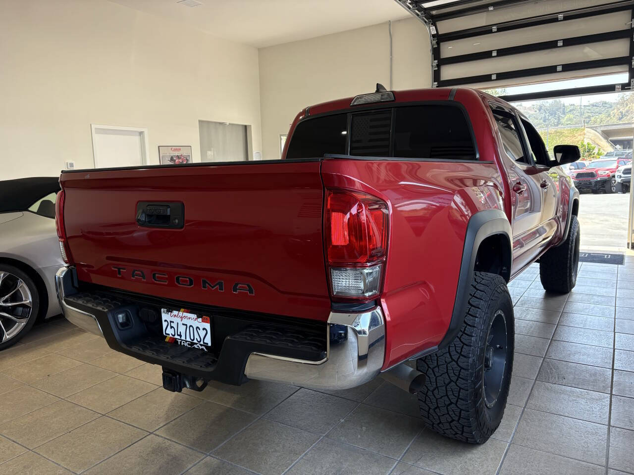 Used 2016 Toyota Tacoma TRD Off-Road w/ Towing Package RWD image 12