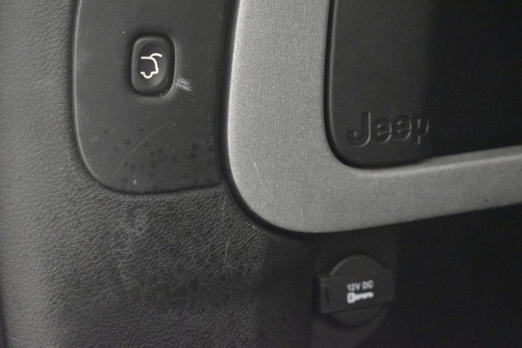 Certified 2016 Jeep Cherokee Trailhawk w/ Comfort/Convenience Group image 28