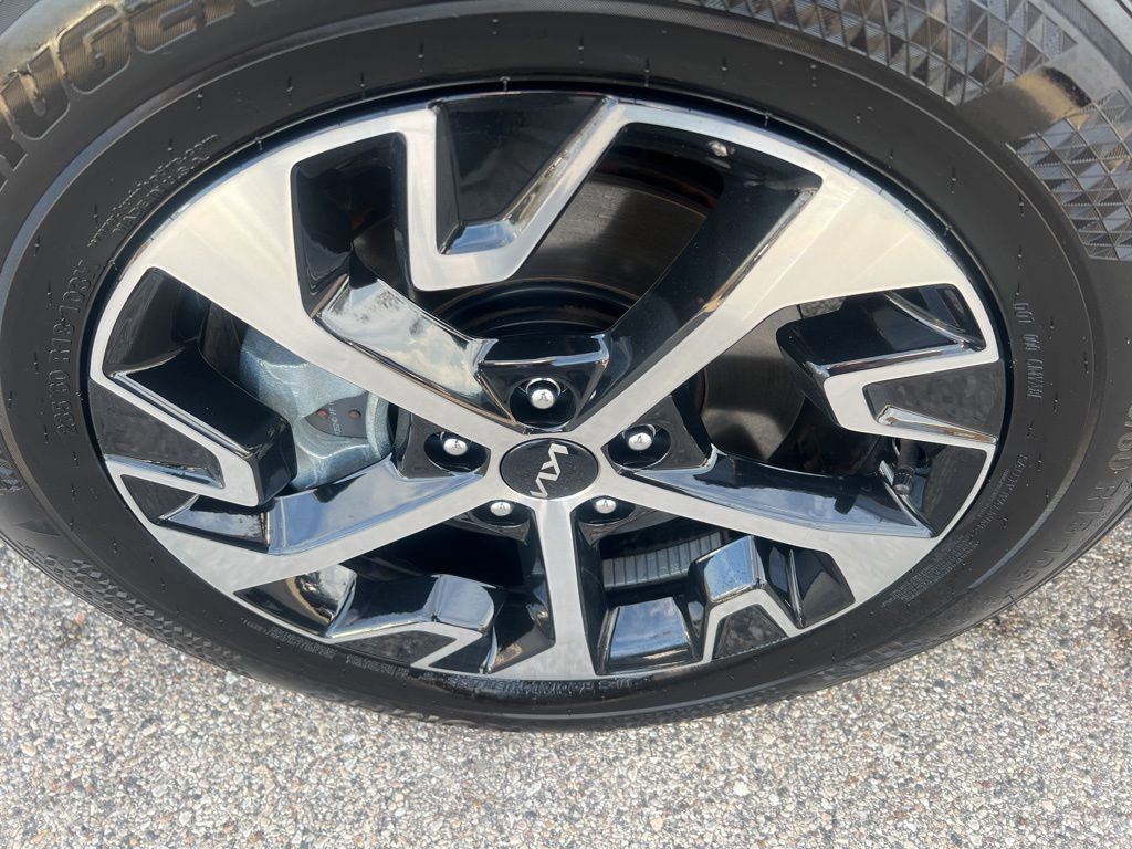 Certified 2025 Kia Sportage EX image 43