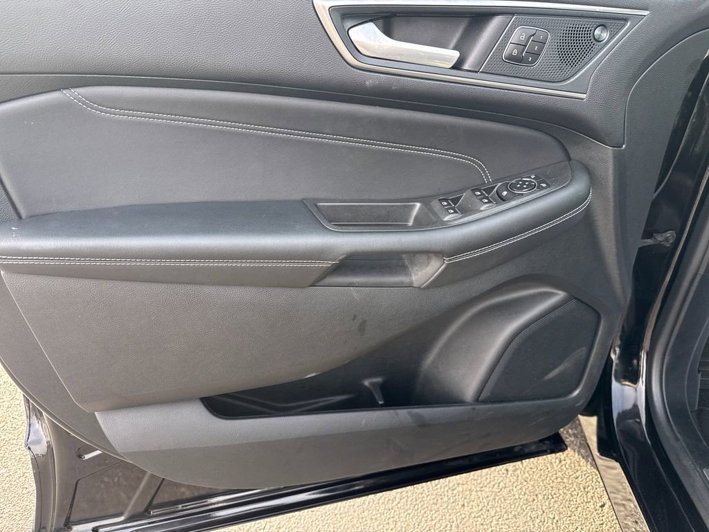 Used 2024 Ford Edge Titanium image 12