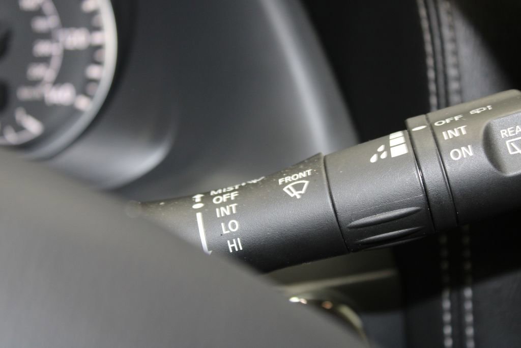 Used 2024 Nissan Armada SL w/ Captain's Chairs Package image 48