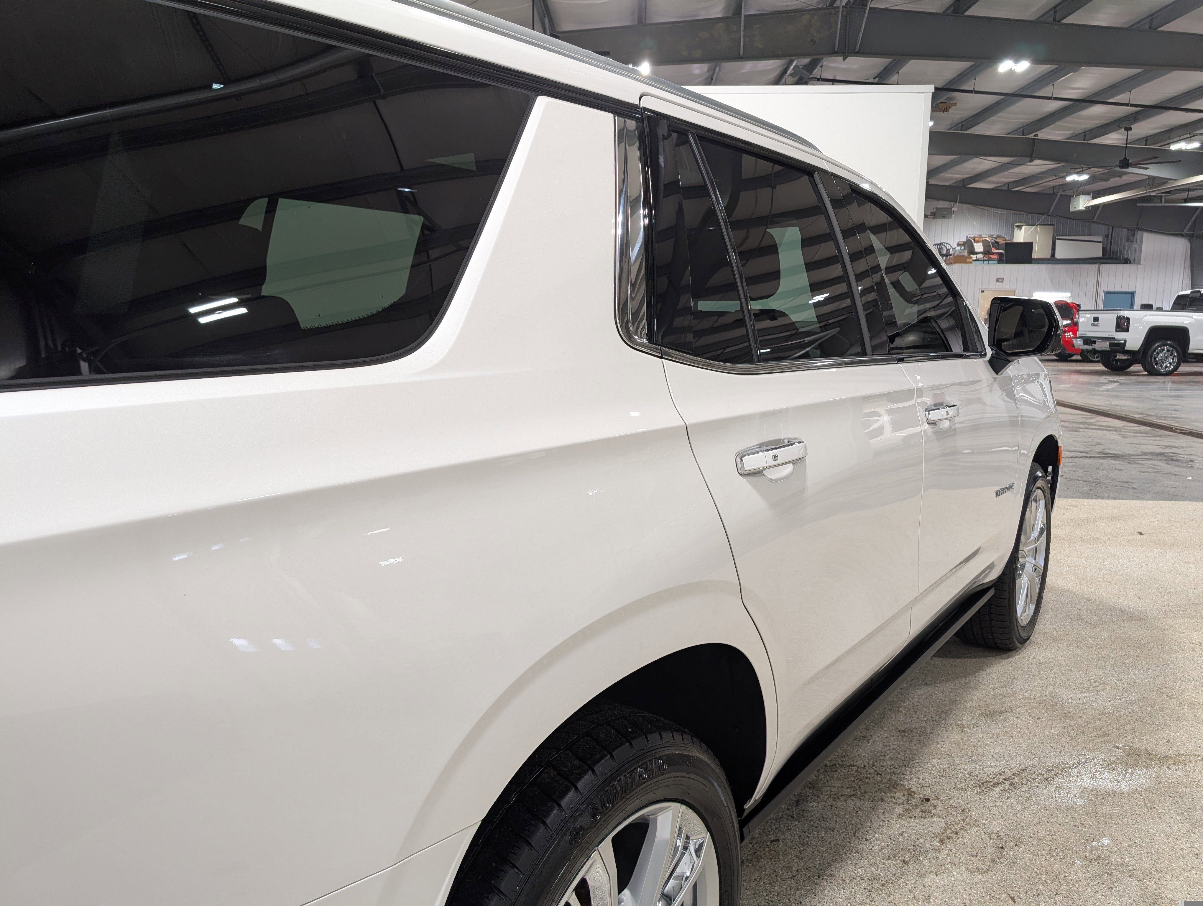 Used 2021 Chevrolet Tahoe High Country AWD/4WD image 3