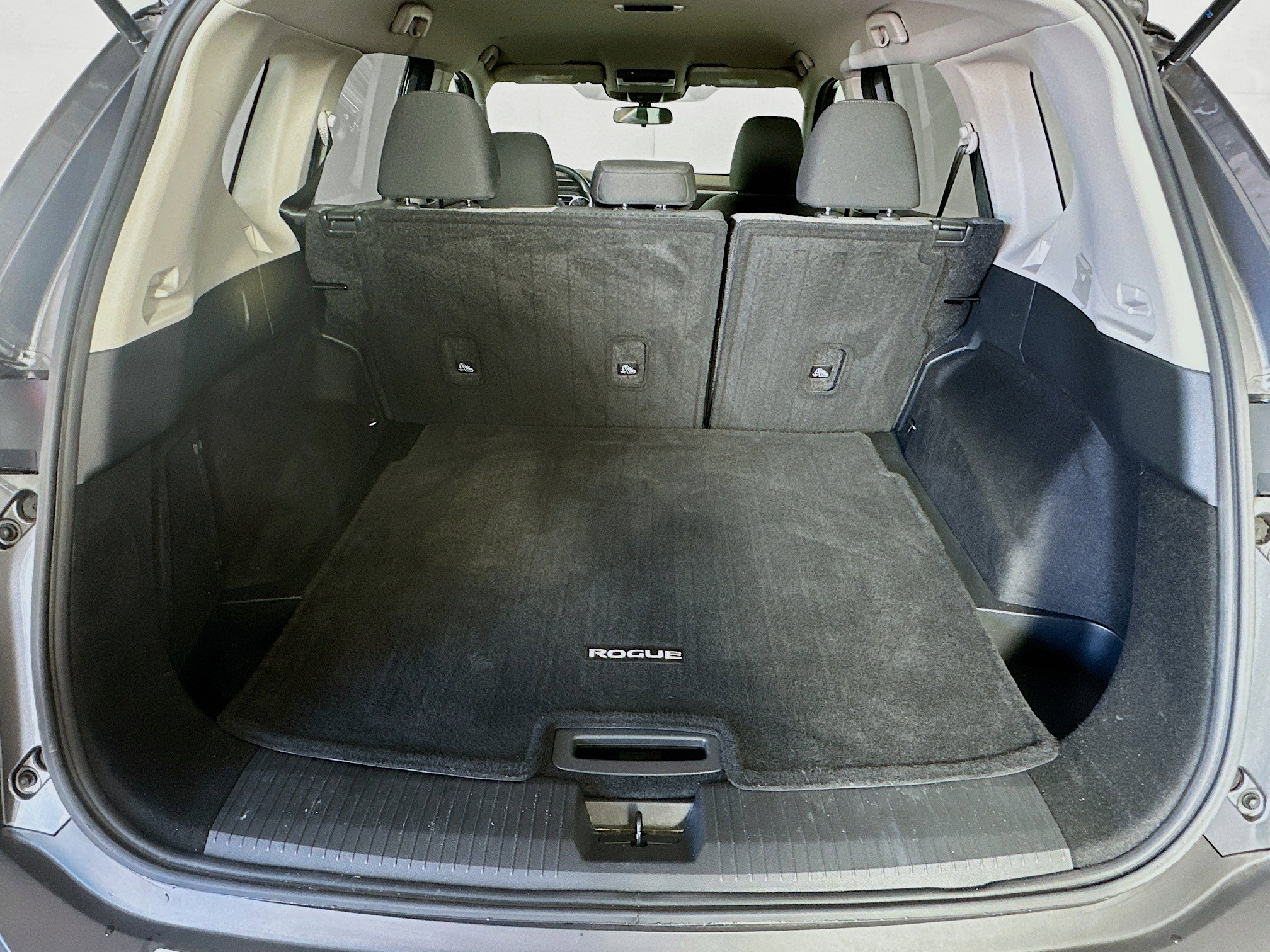 Used 2023 Nissan Rogue SV FWD image 27