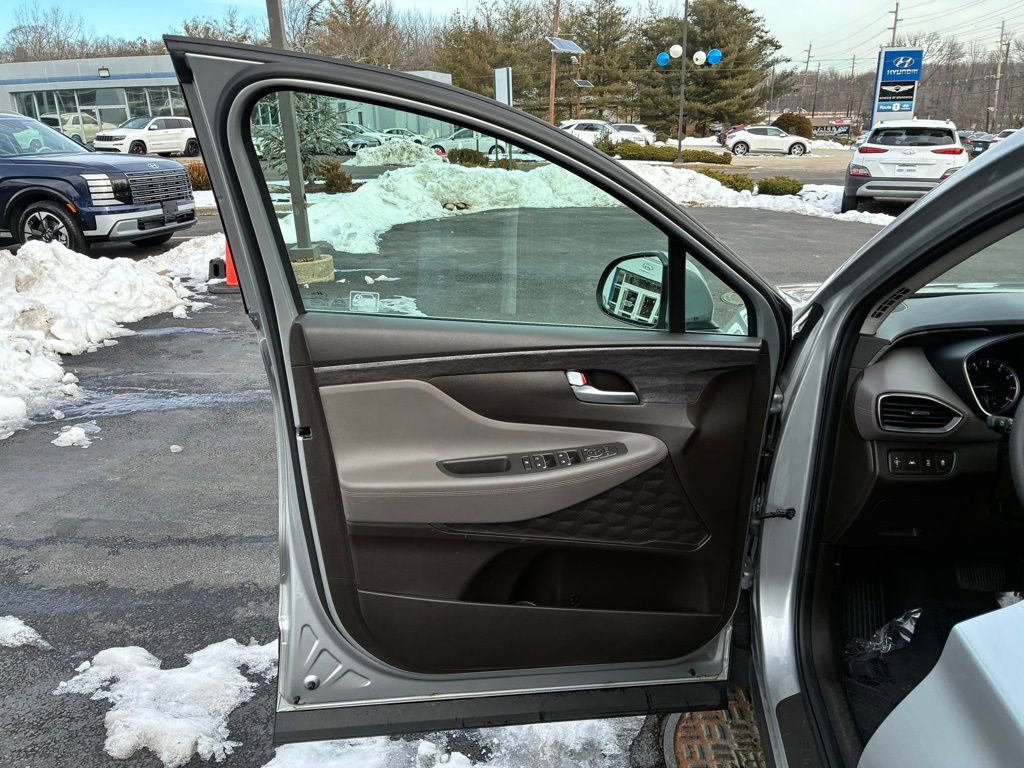 Used 2020 Hyundai Santa Fe SE image 41