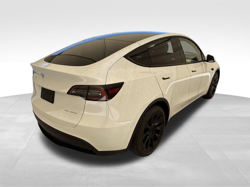 Used 2023 Tesla Model Y Long Range AWD/4WD image 8