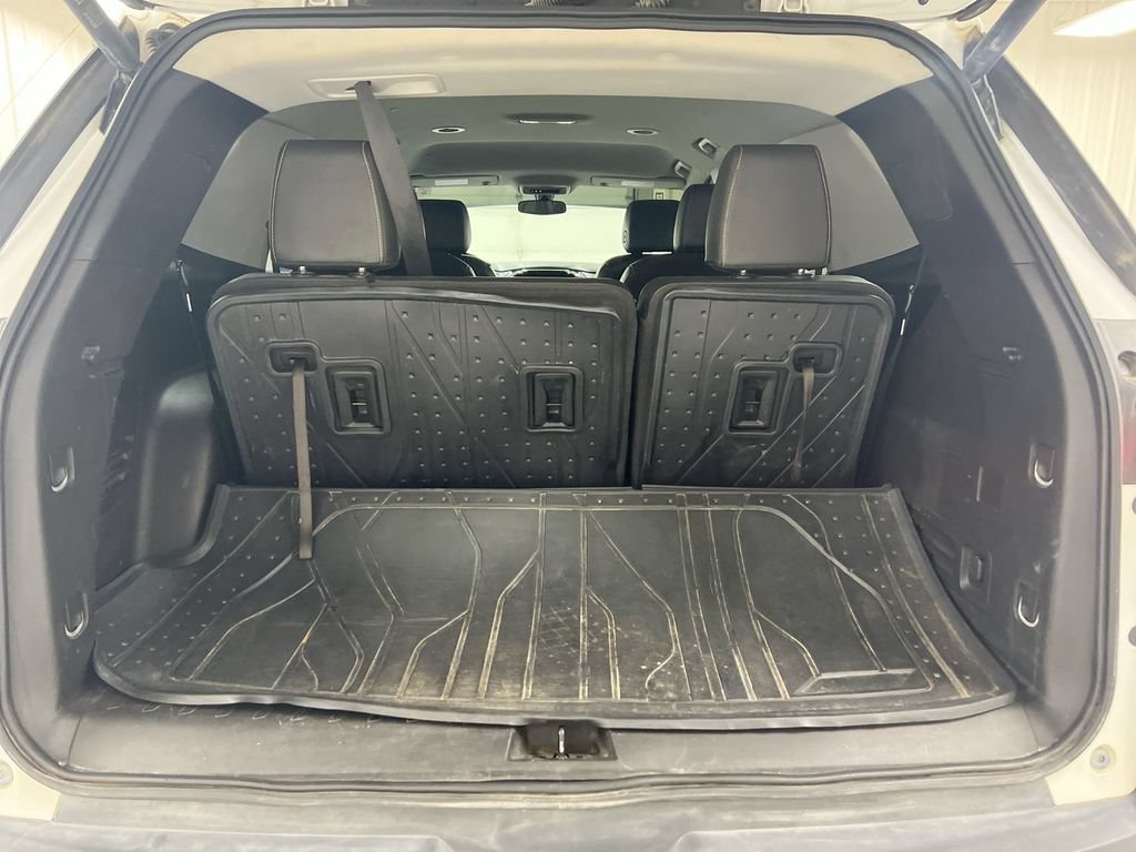Used 2020 Chevrolet Traverse LT w/ LPO, Floor Liner Package FWD image 23