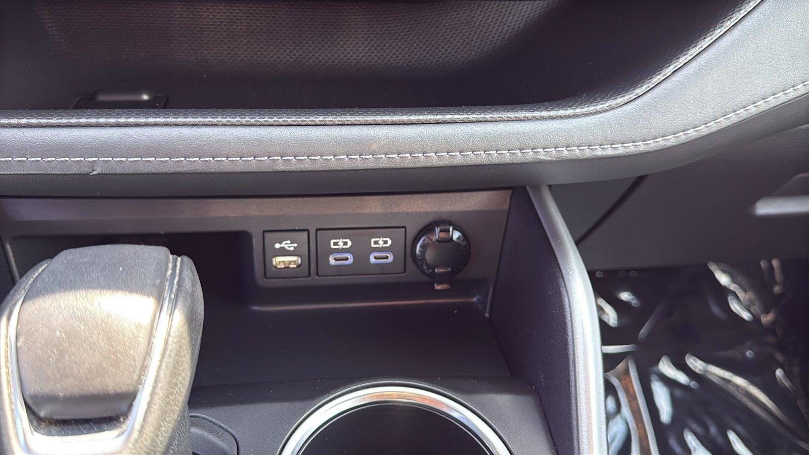 Used 2022 Toyota Highlander XLE FWD image 15