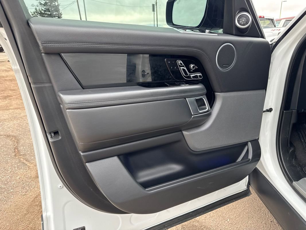 Used 2020 Land Rover Range Rover HSE image 48