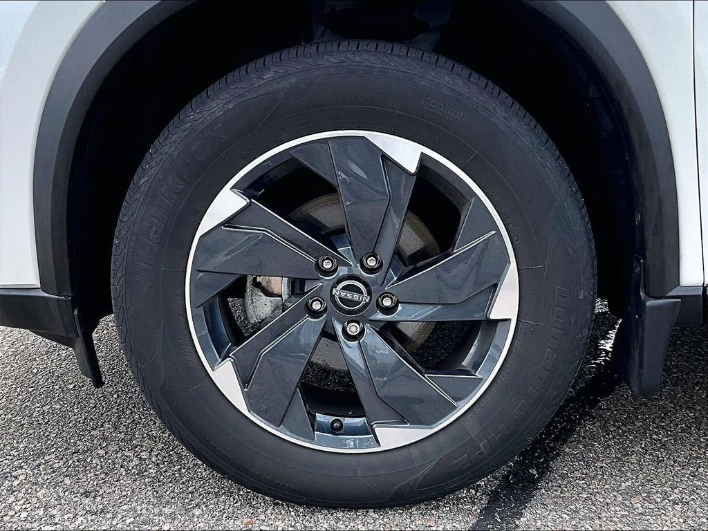 Certified 2024 Nissan Rogue SV AWD/4WD image 7