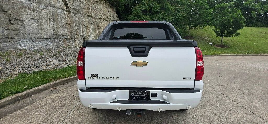Used 2008 Chevrolet Avalanche LTZ w/ LTZ Preferred Equipment Group AWD/4WD image 6