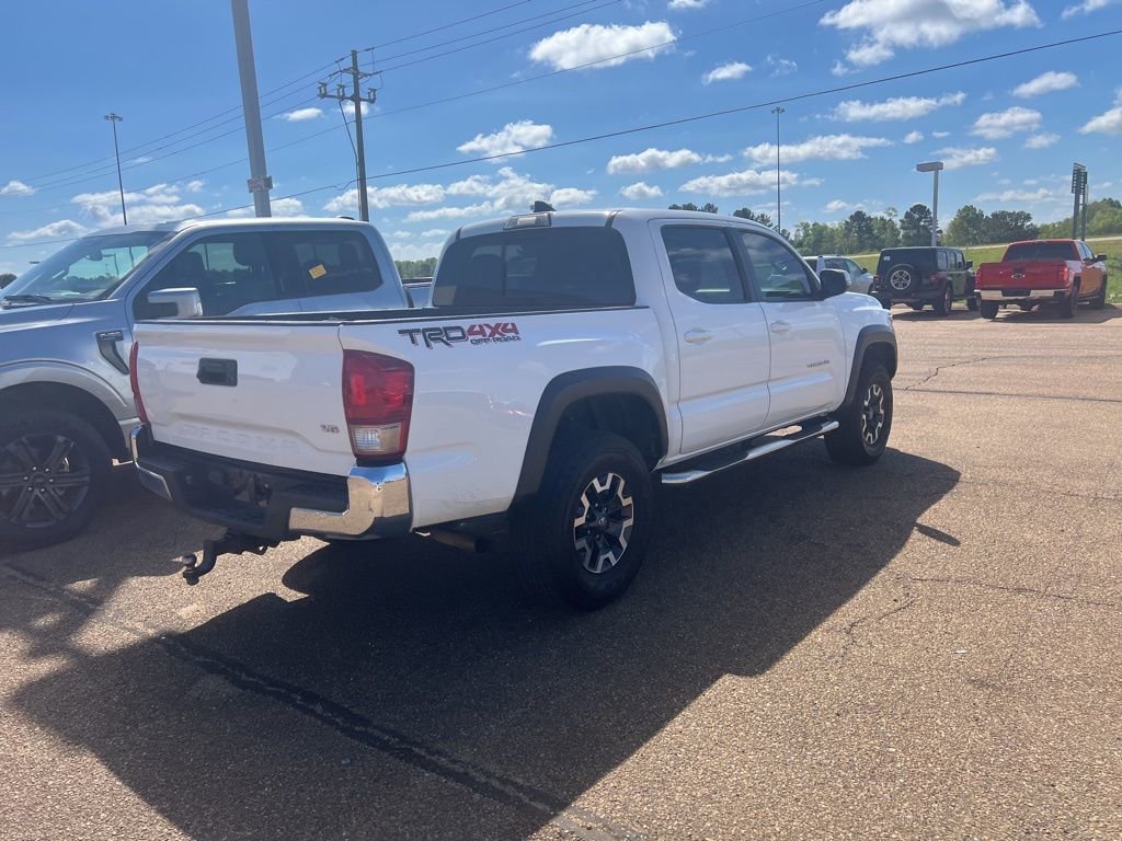 Used 2017 Toyota Tacoma TRD Off-Road w/ Tow Package (A/T) image 10