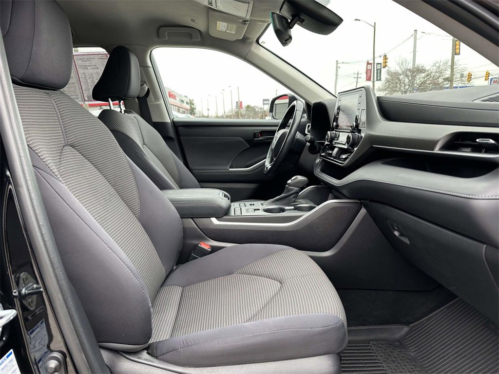 Certified 2021 Toyota Highlander LE image 13
