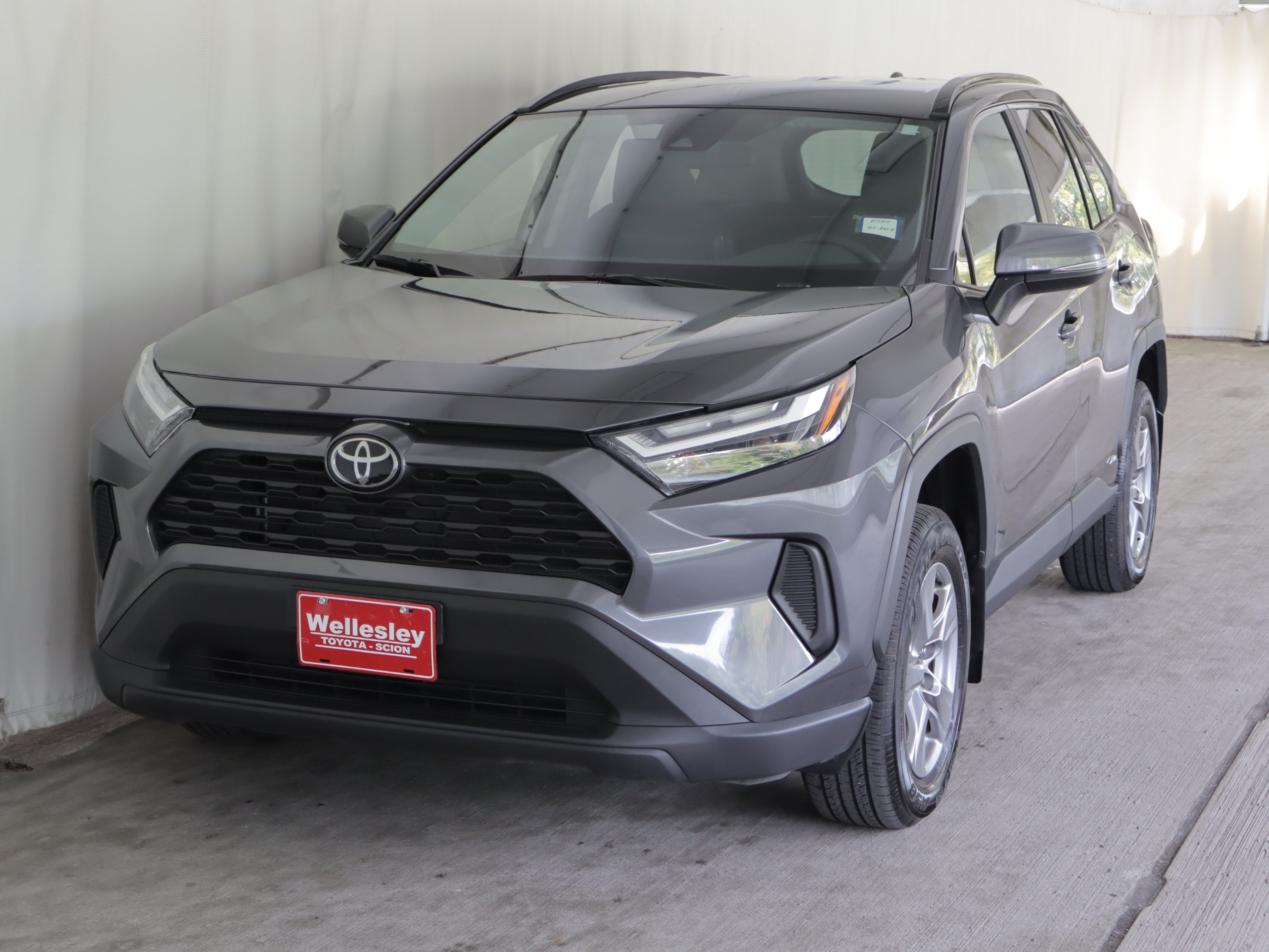 Used 2025 Toyota RAV4 XLE AWD/4WD image 22