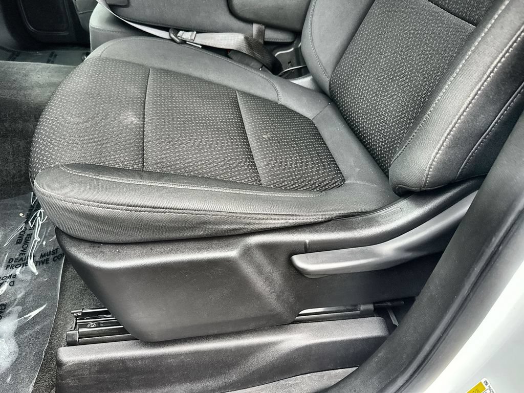 Used 2020 Chevrolet Silverado 1500 Custom w/ Custom Value Package AWD/4WD image 14