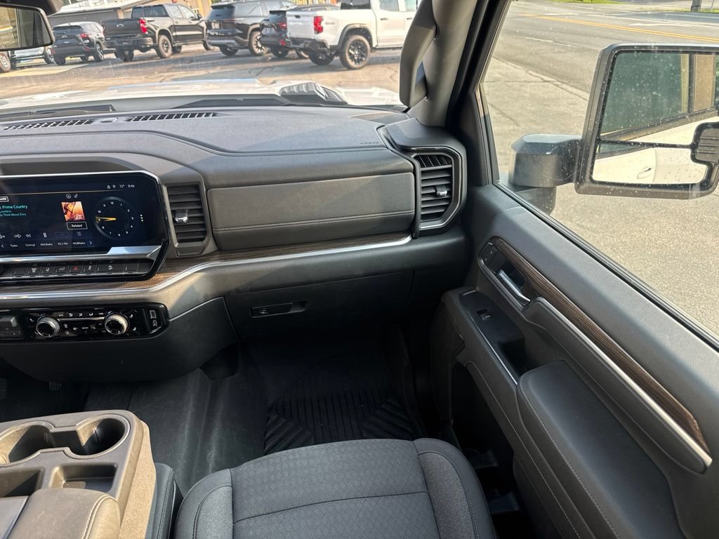 Used 2025 Chevrolet Silverado 2500 LT AWD/4WD image 27