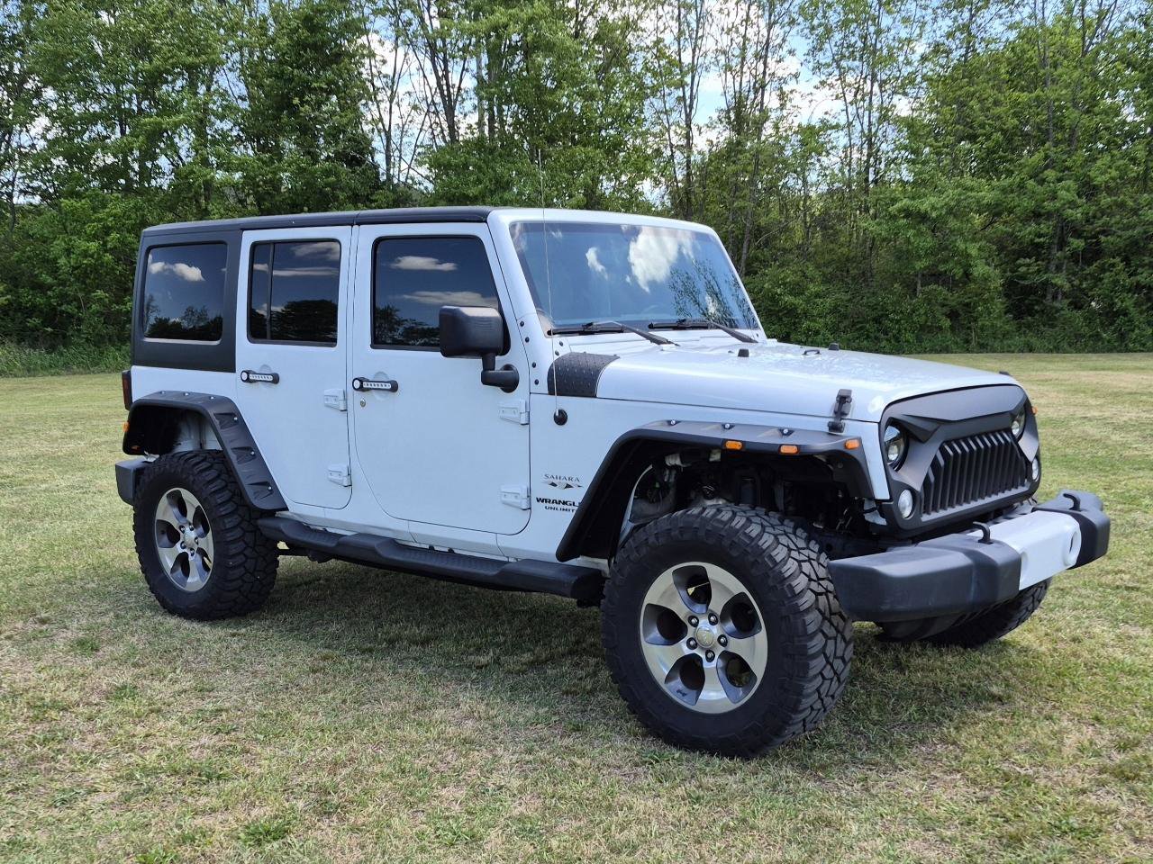 Used 2016 Jeep Wrangler Unlimited Sahara w/ Max Tow Package AWD/4WD image 12