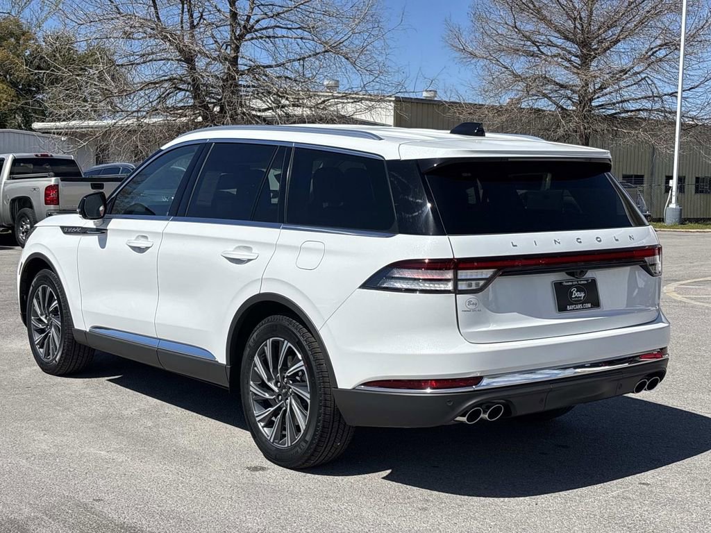 New 2026 Lincoln Aviator 2WD image 3