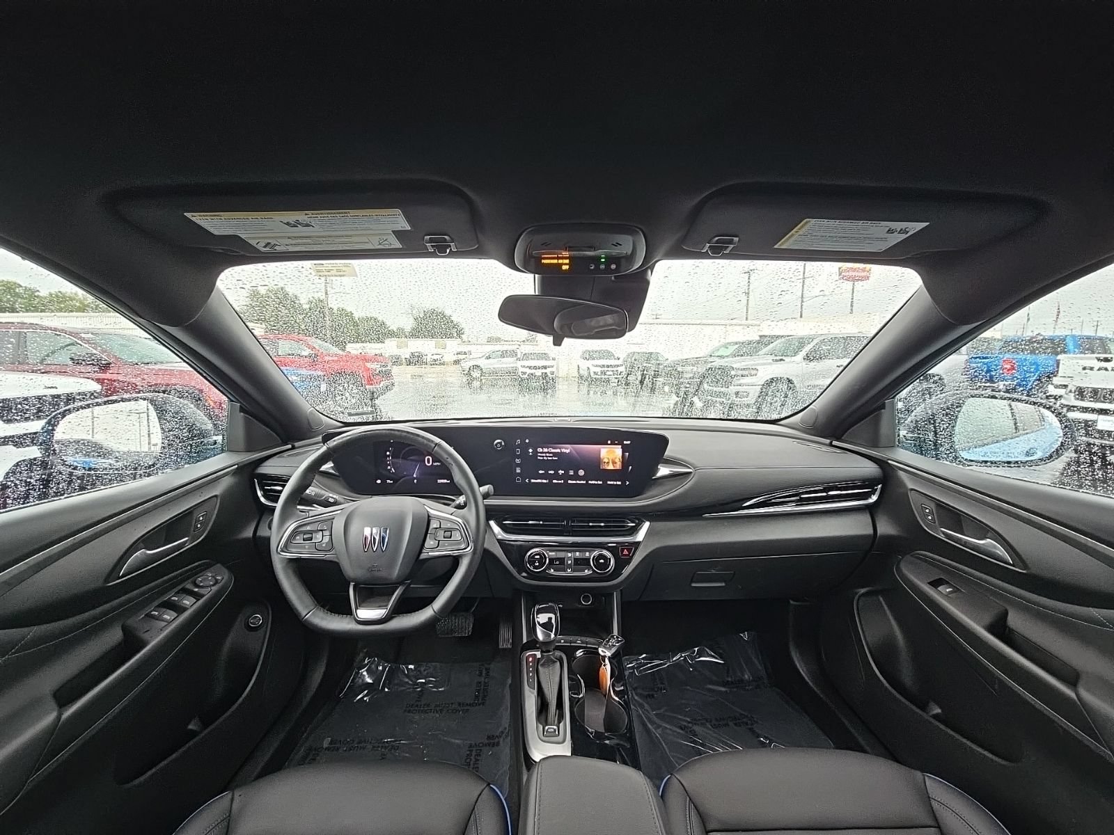 Used 2025 Buick Envista Sport Touring w/ Convenience I Package FWD image 2