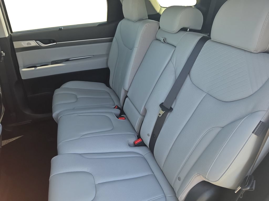 Used 2023 Hyundai Palisade SEL FWD image 16