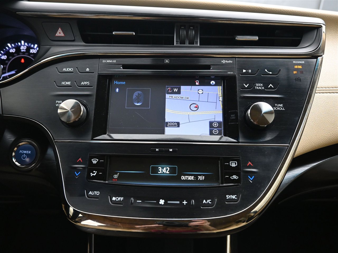 Used 2016 Toyota Avalon Limited image 13