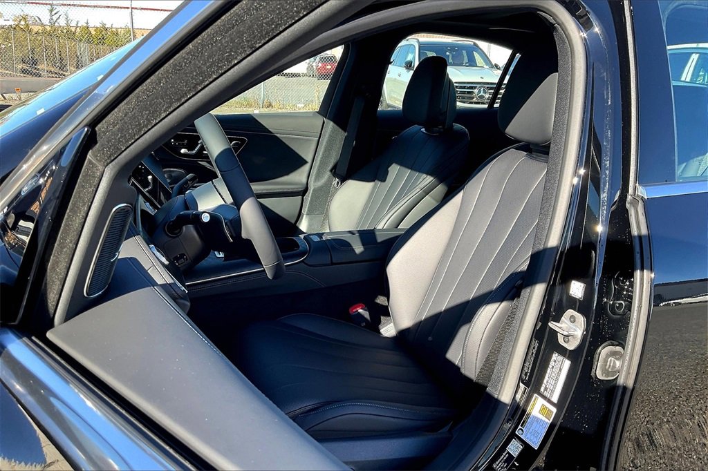 New 2026 Mercedes-Benz E 350 4MATIC Sedan image 9