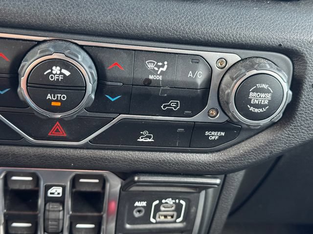 Certified 2025 Jeep Gladiator Mojave AWD/4WD image 36