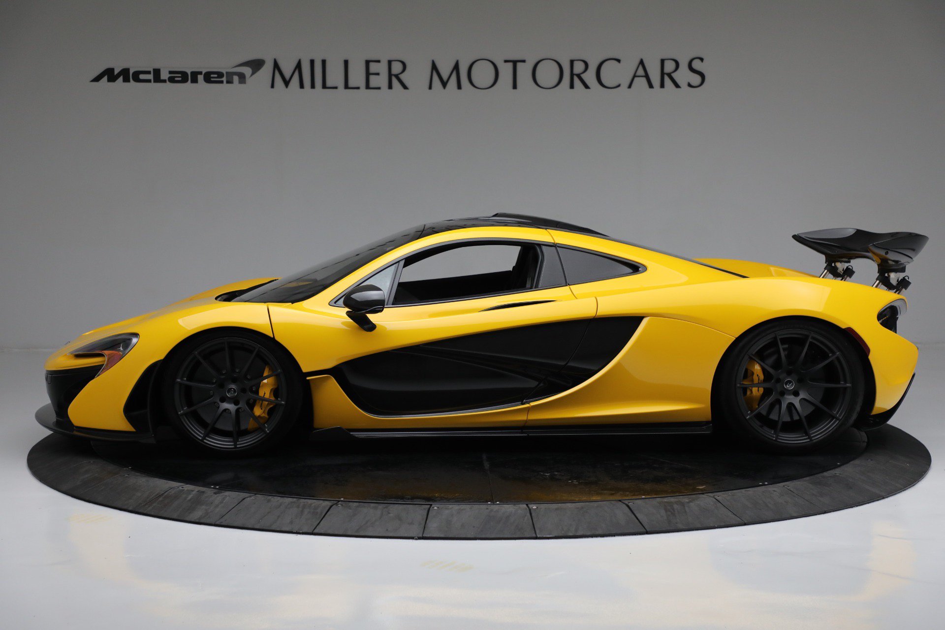 Used 2015 McLaren P1 RWD image 2