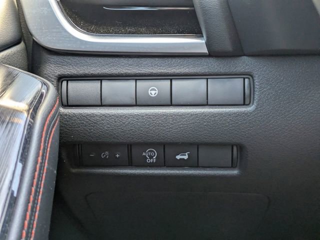 Used 2025 Nissan Rogue SV image 27