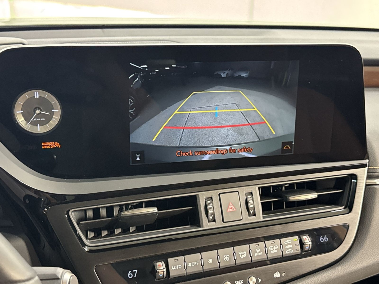 Used 2024 Lexus ES 300h w/ Premium Package FWD image 31