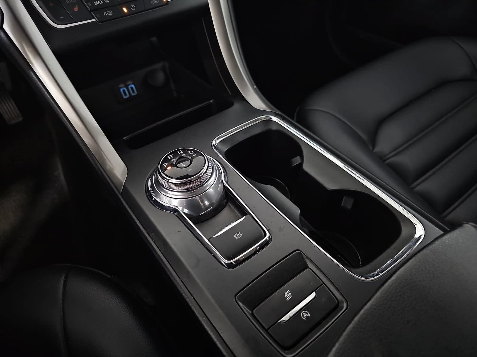 Used 2020 Ford Fusion SEL FWD image 22