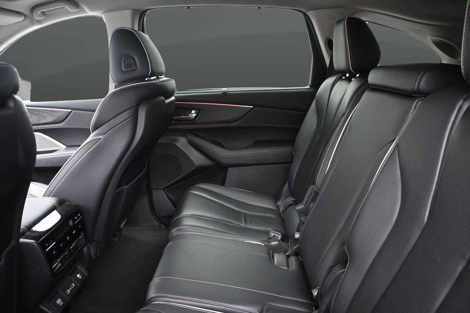 Used 2023 Acura MDX SH-AWD w/ Advance Package image 11
