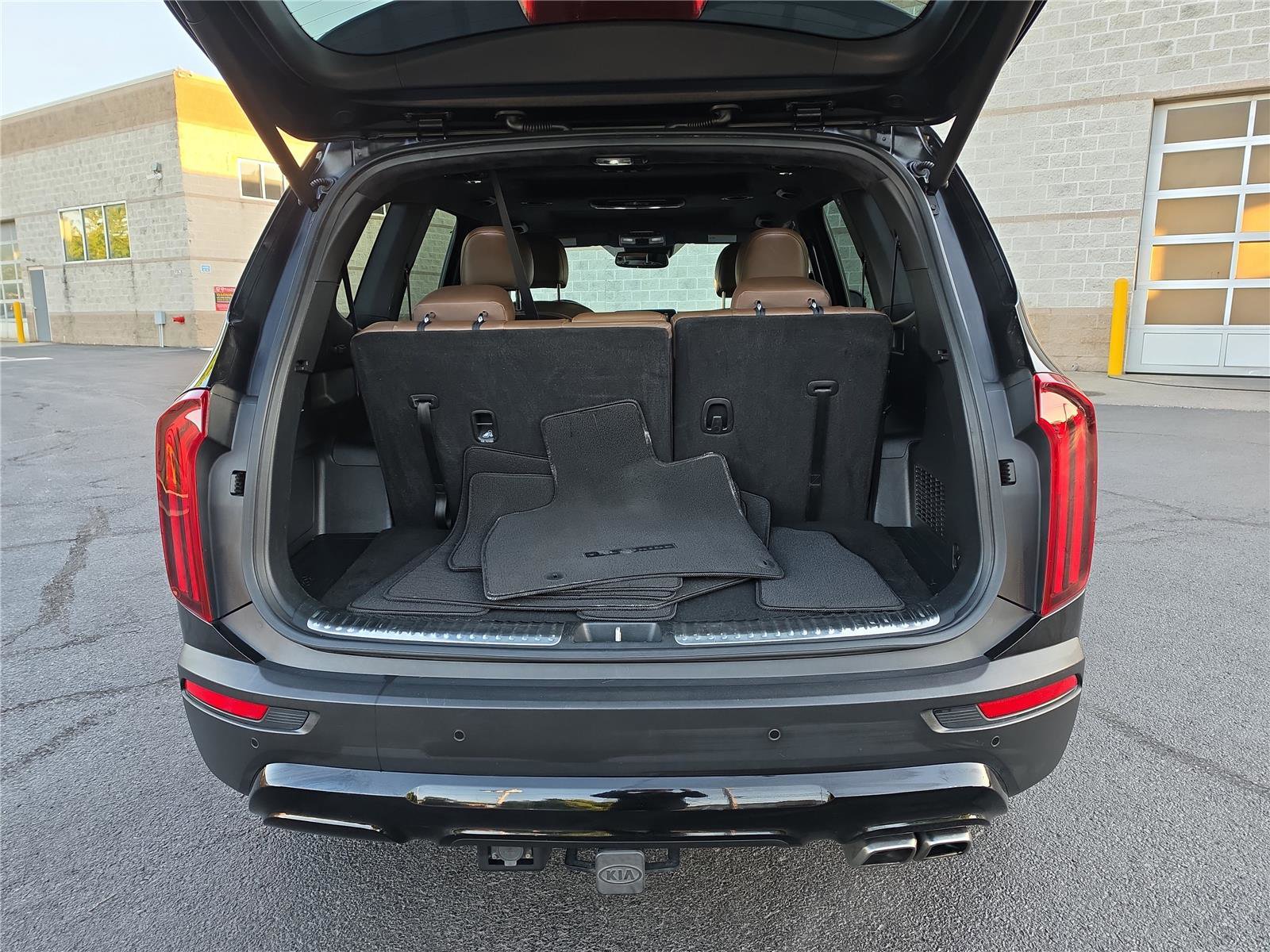 Used 2021 Kia Telluride SX w/ SX Prestige Package AWD/4WD image 5