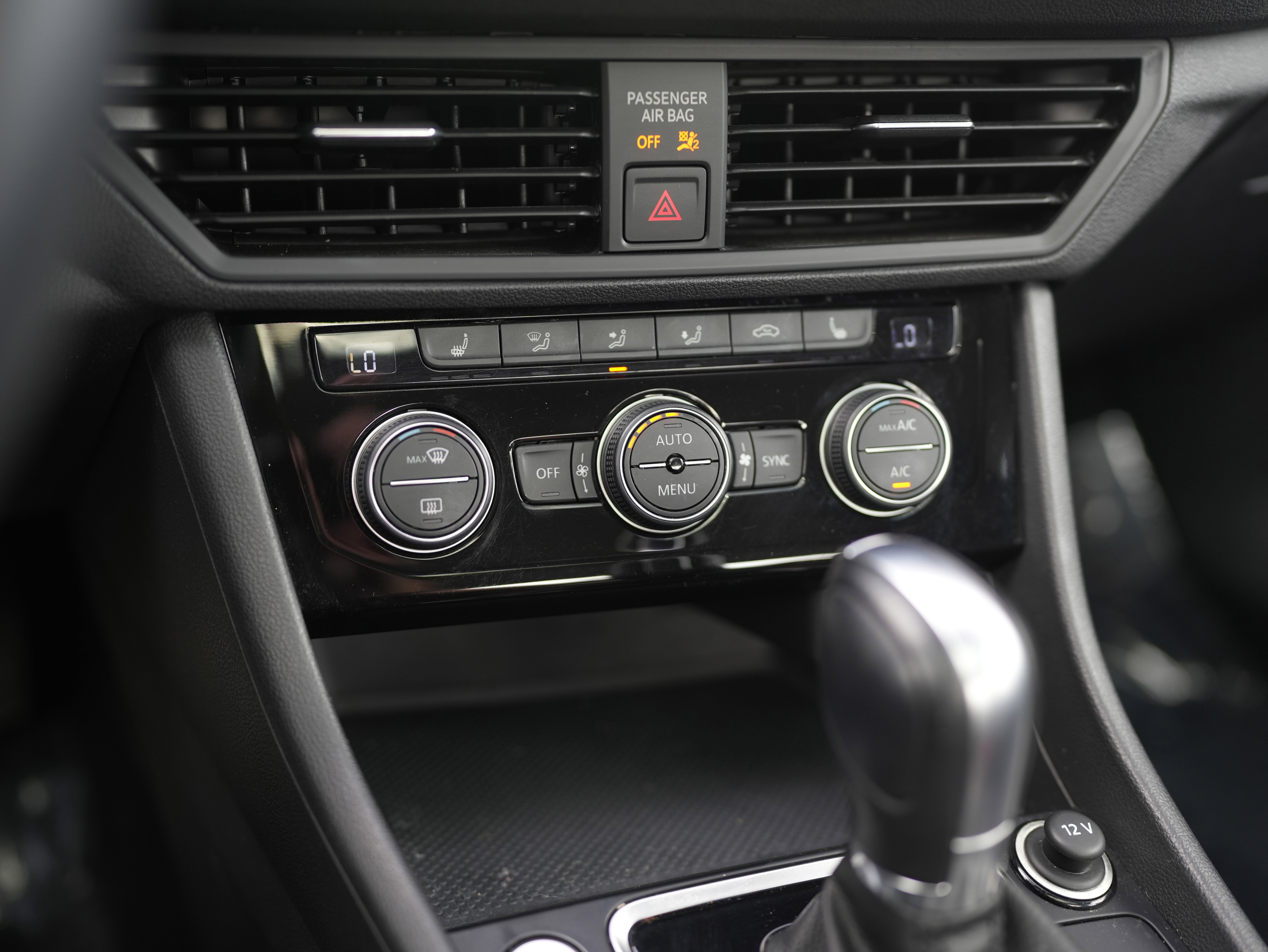 Used 2019 Volkswagen Jetta SE image 16