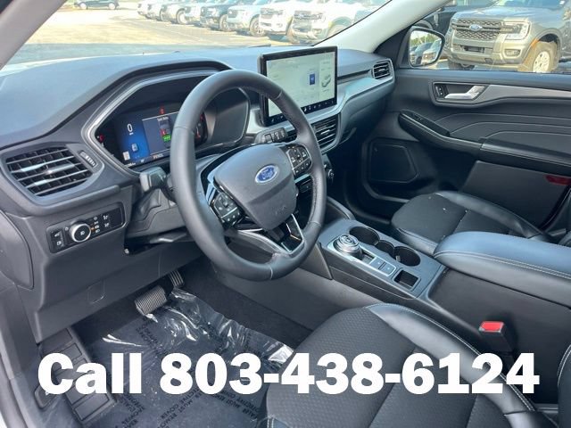 Used 2025 Ford Escape SE FWD image 6
