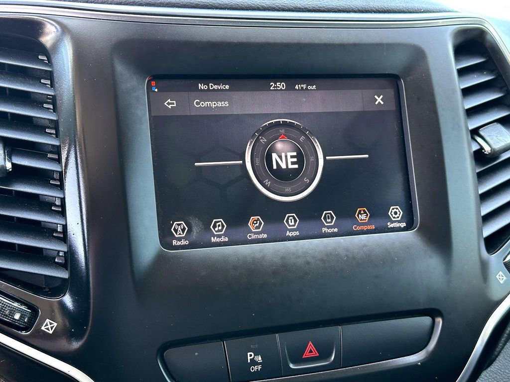 Used 2019 Jeep Cherokee Latitude Plus image 15