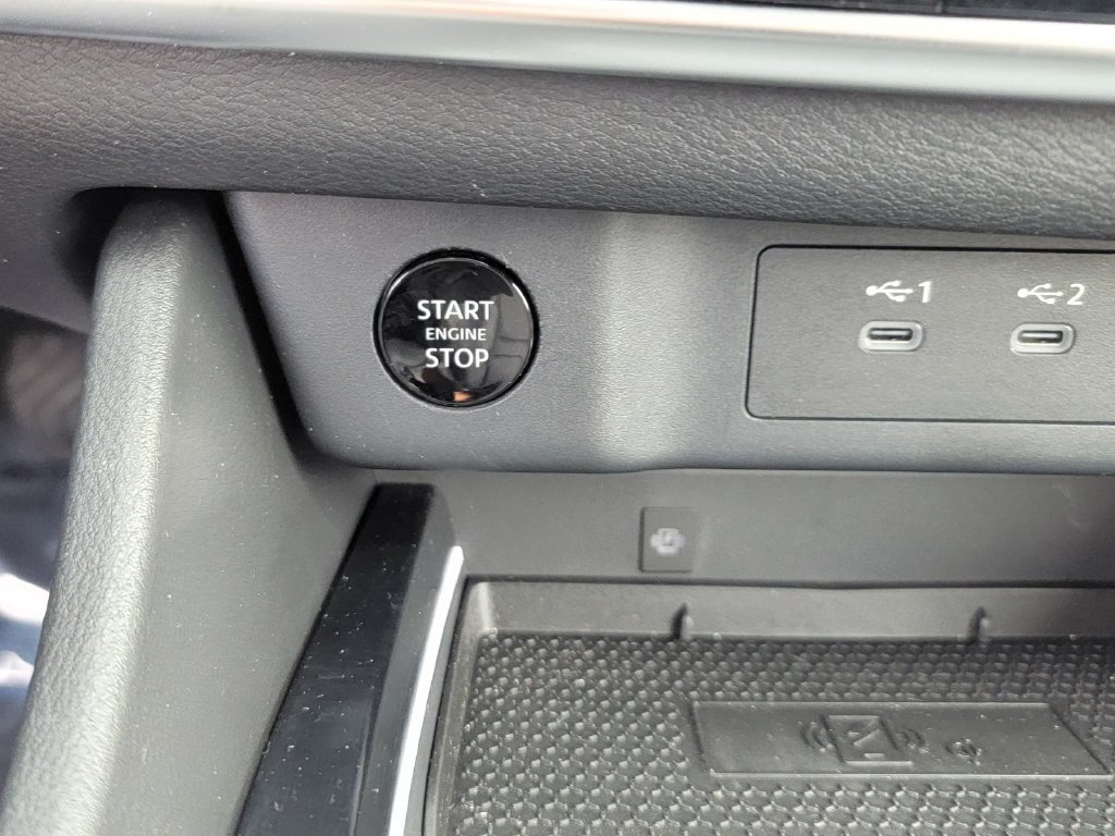 Used 2024 Nissan Rogue SL AWD/4WD image 29