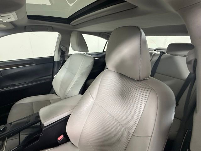 Used 2016 Lexus ES 350 w/ Premium Package w/Wood Trim FWD image 18